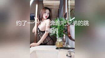 [MP4]白皙美乳新人嫩妹两男一女3P大战，开档黑丝高跟鞋深喉口交，上位骑坐边操边口多种姿势换着操，铺上吸水垫喷水在上面