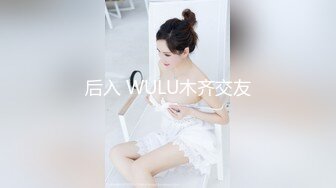 商场女厕全景偷拍牛仔裤,美女的极品微毛小粉鲍